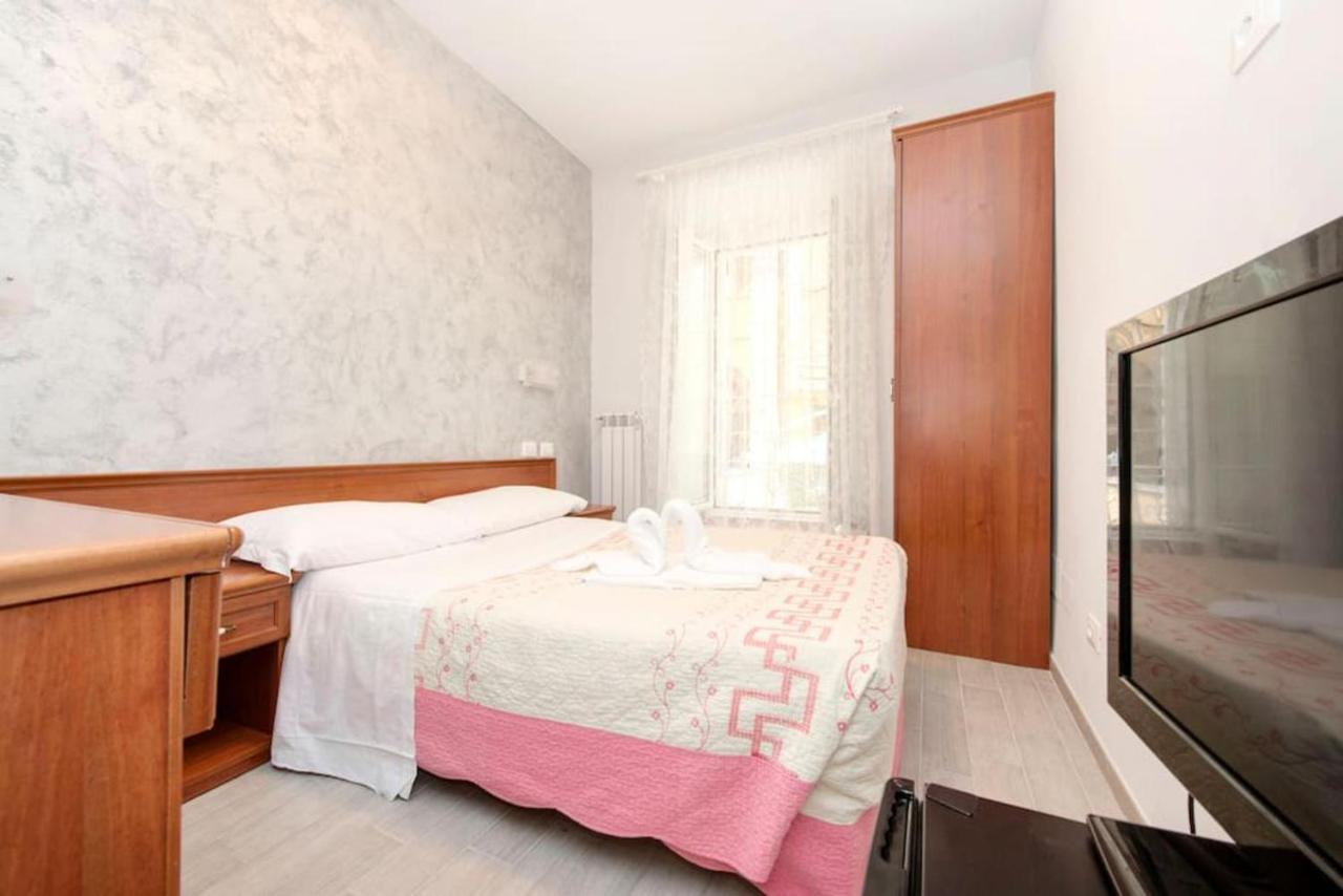 A Casa Nostra Bed & Breakfast - Rome — Photos 1